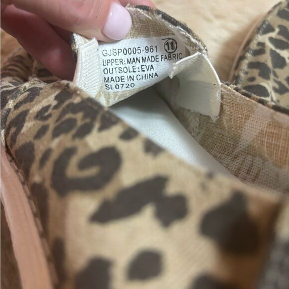 Gypsy Jazz Leopard Print Flats - Picture 5 of 6